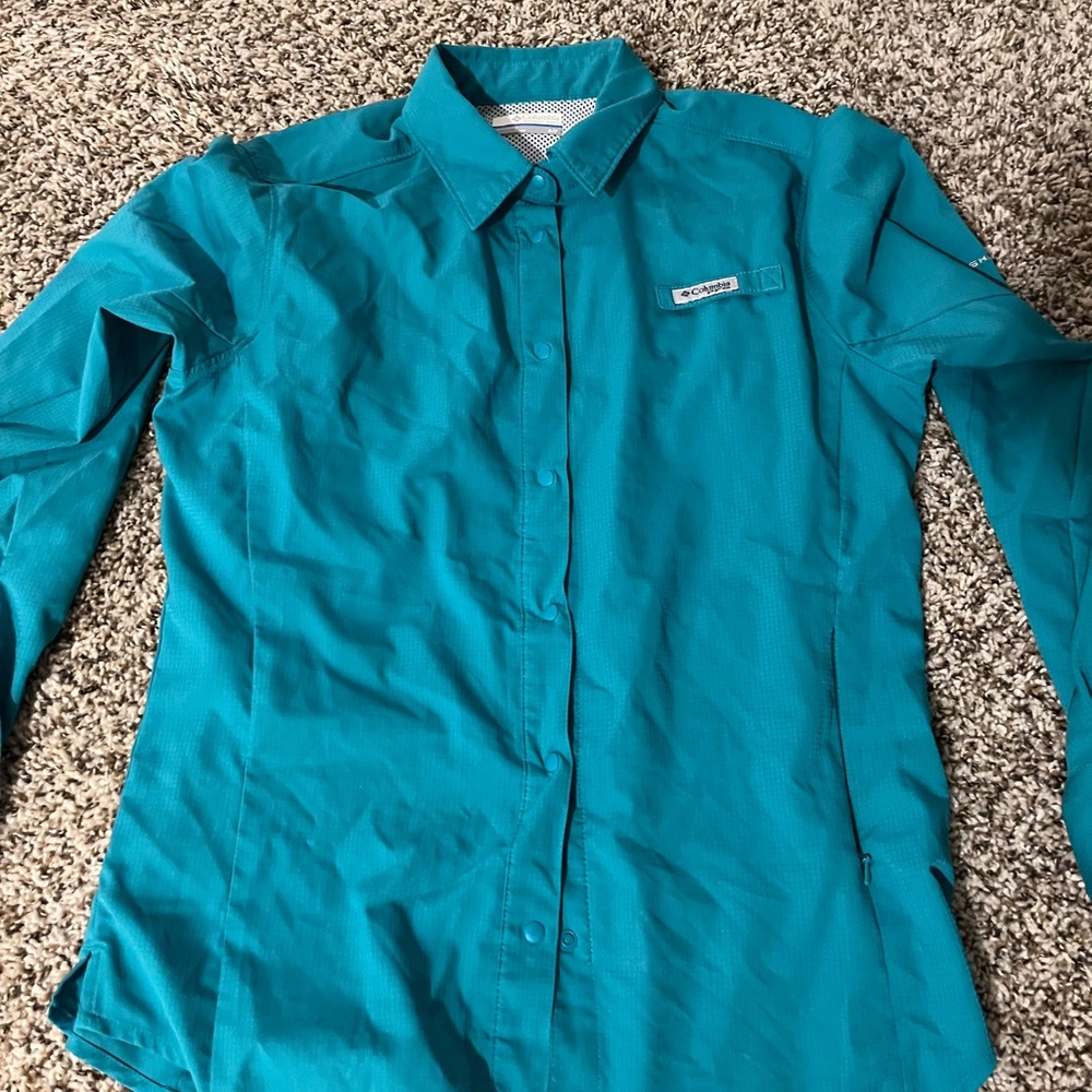 Columbia Teal fishing shirt